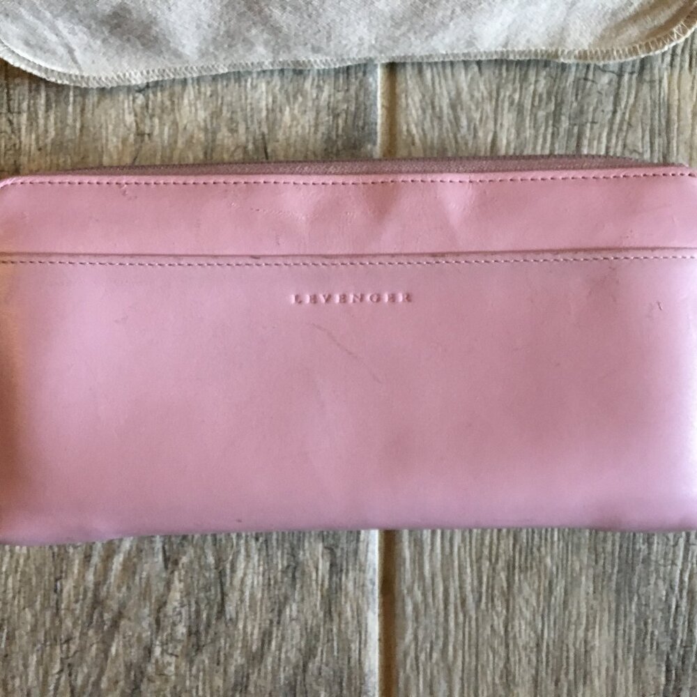 1990s Levenger Classic Genuine Leather Accordion Wallet in Rose Pink